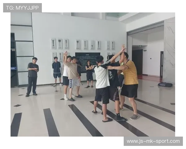 游泳馆开展青少年救生员的技能提升与持证管理,游泳馆救生员配备要求 游泳馆开展青少年救生员的技能提升与持证管理,游泳馆救生员配备要求